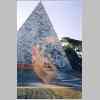 Italy-2007_462_Rome-Egyptian-style-pyramid.jpg